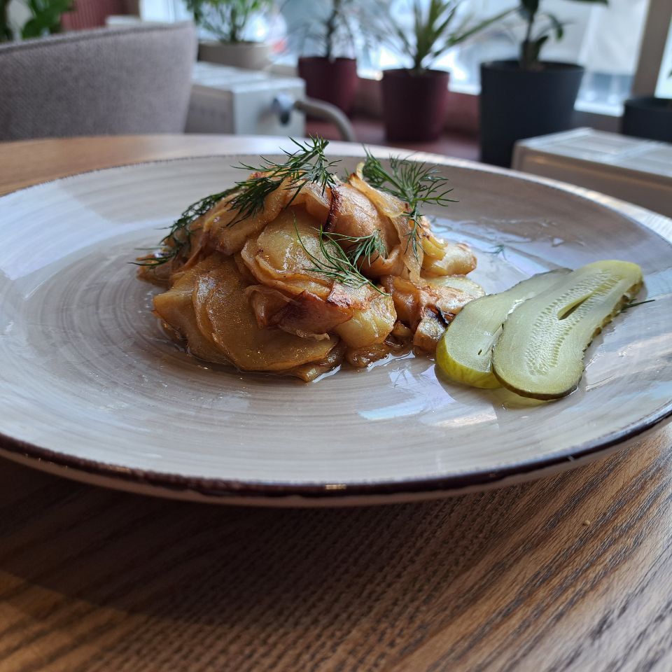 Картошечка по-домашнему на сковороде