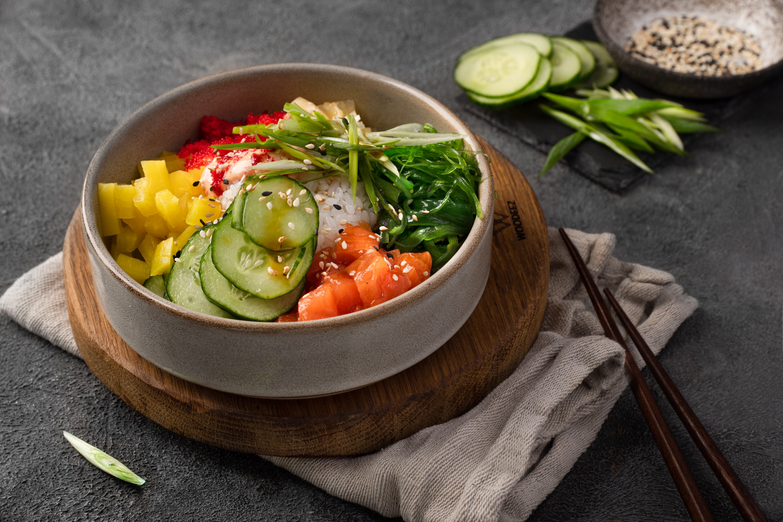 Поке Болл с лососем