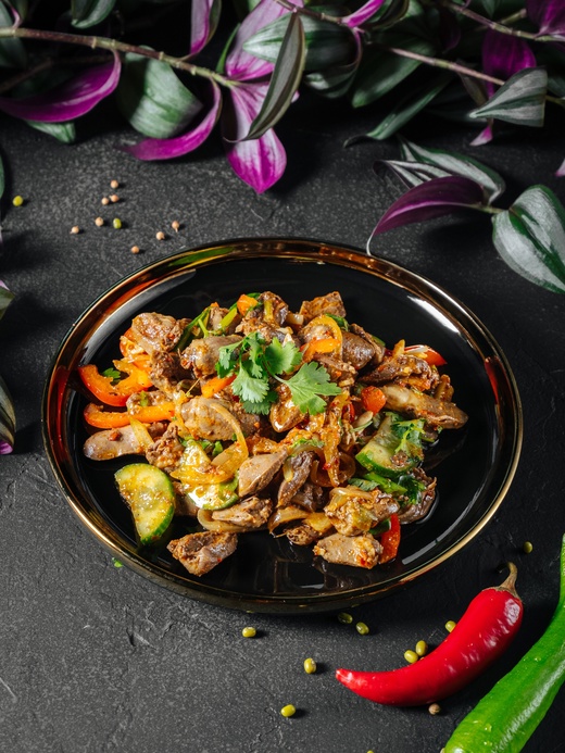 Хе из куринных сердечек с овощами
