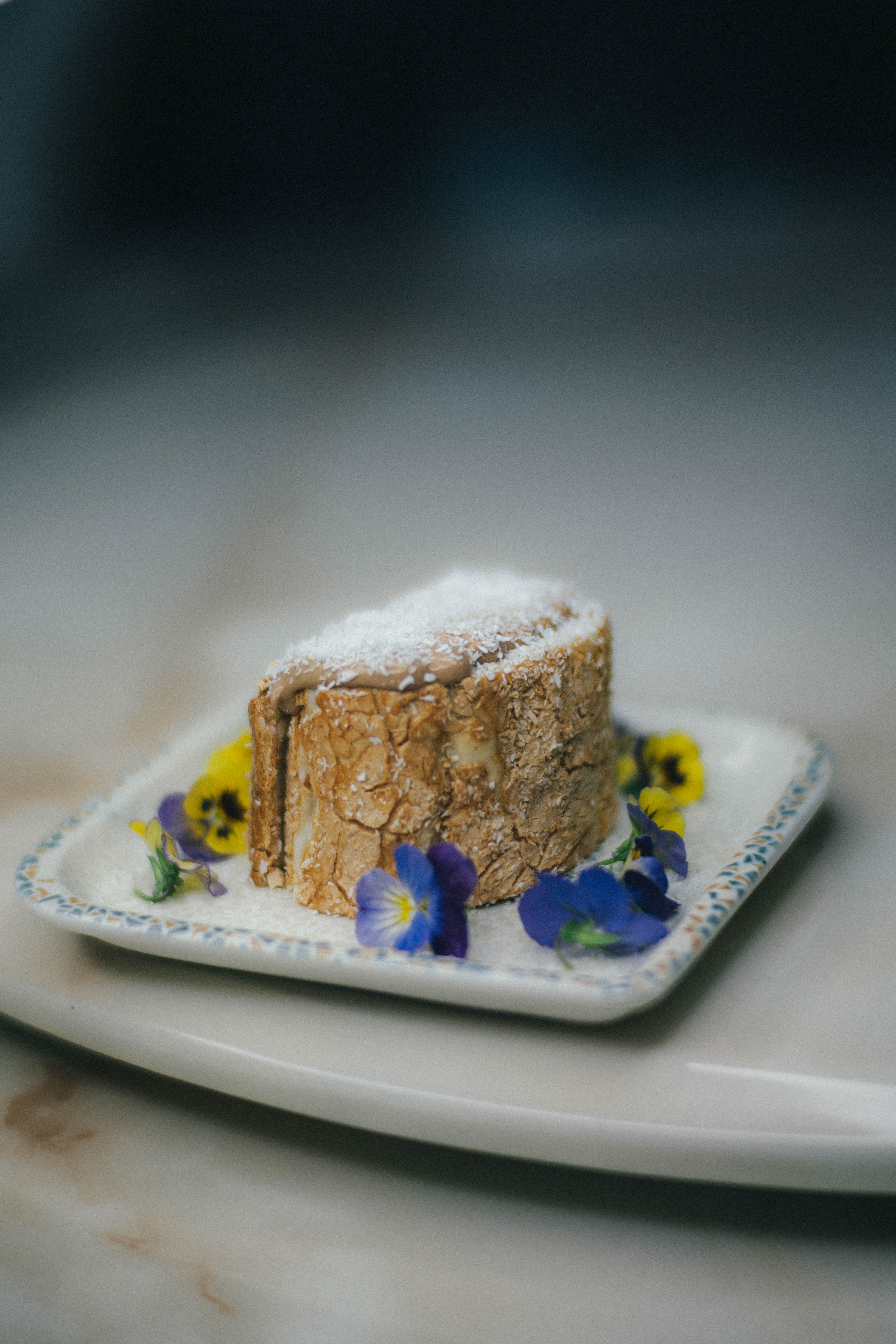 Кофейно-меренговый рулет