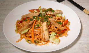 wok острый свинина
