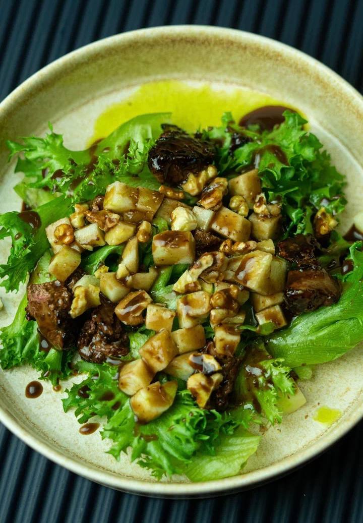 Печень куриная, яблоко зеленое, томат
