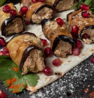 Рулеты из баклажанов с грецким орехом