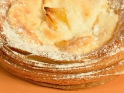 Ватрушка с творогом и персиком