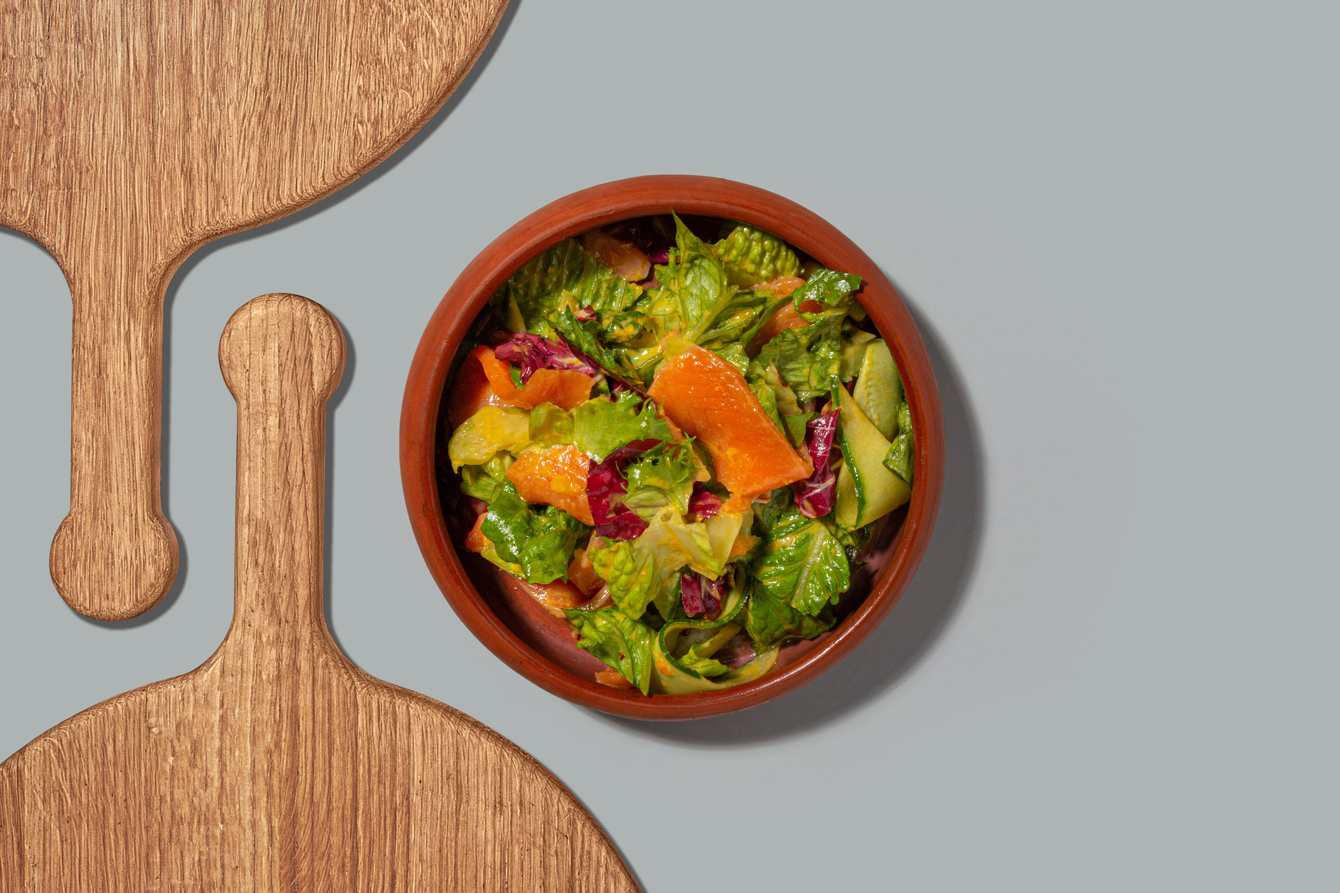 Салат с семгой и мандариновой заправкой