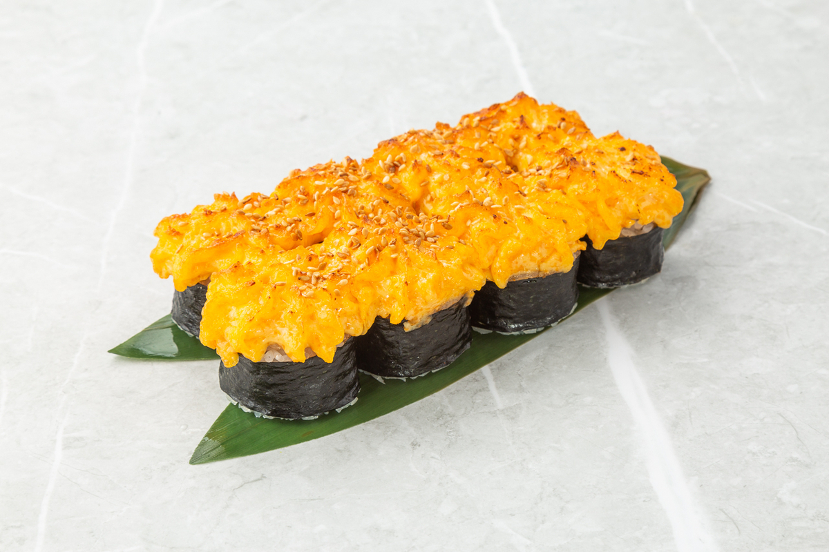 Запеченный ролл с форелью