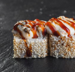 Запеченный курицей и беконом (8 шт.)