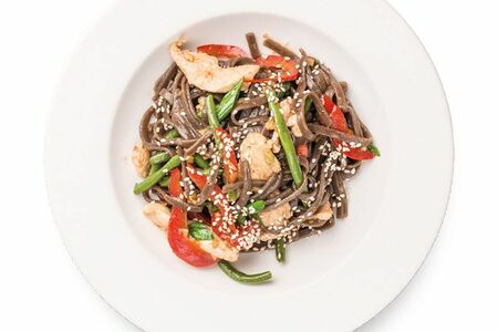 Гречневая лапша с курицей