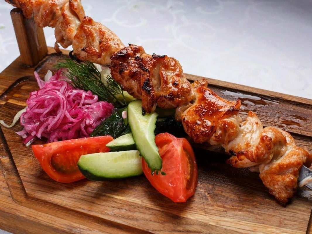 Шашлык из курицы в медово-горчичном мари