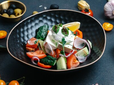 Домашний салат с брынзой