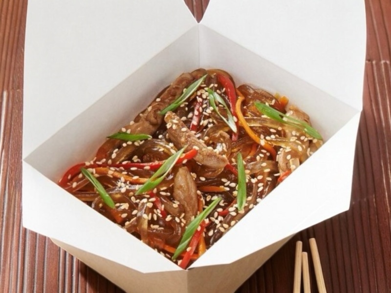 Фунчоза со свининой и овощами 