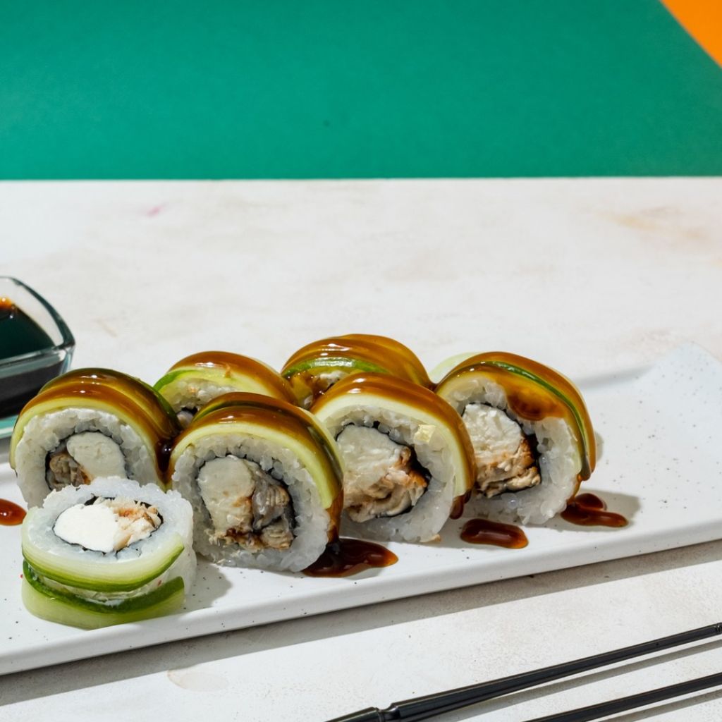 Грин ролл с угрем