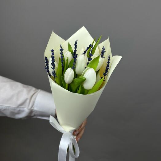 Тюльпаны с лавандой
