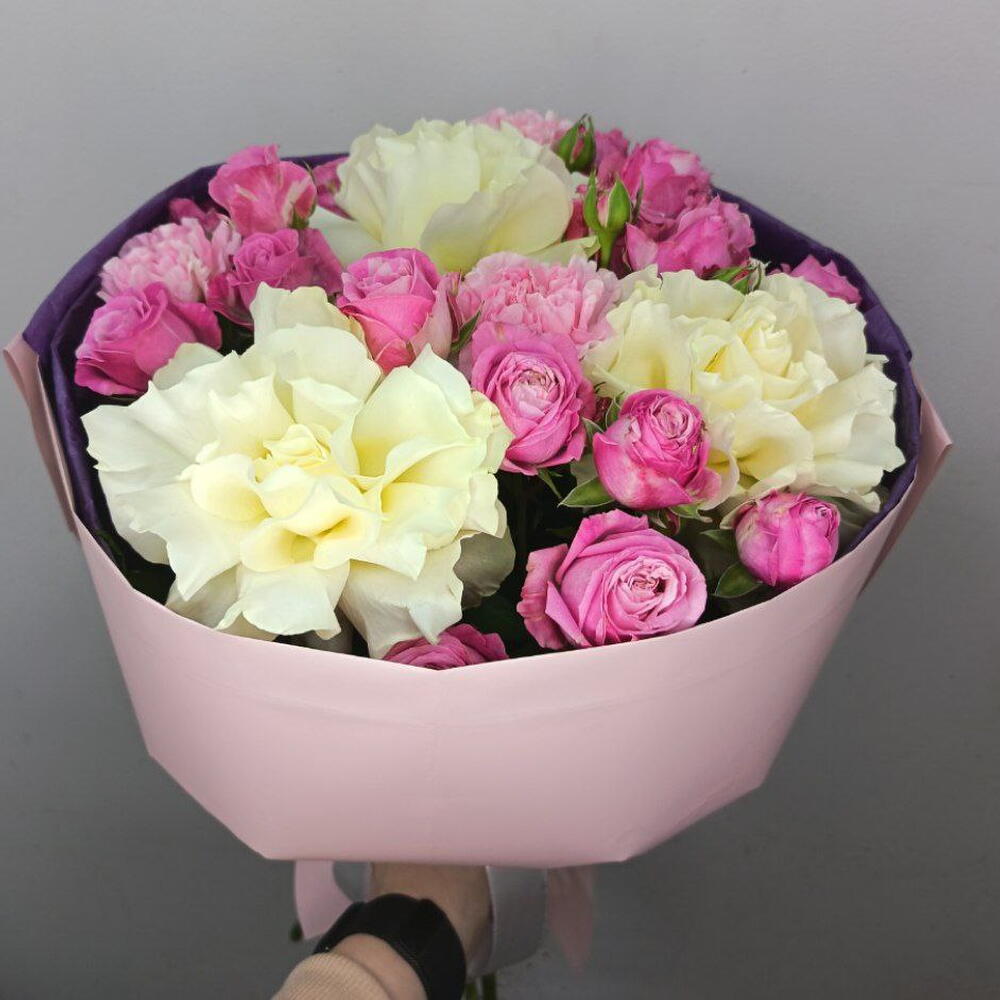 Букет из роз одноголовых и кустовых