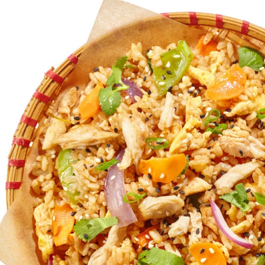 Жареный рис с курицей