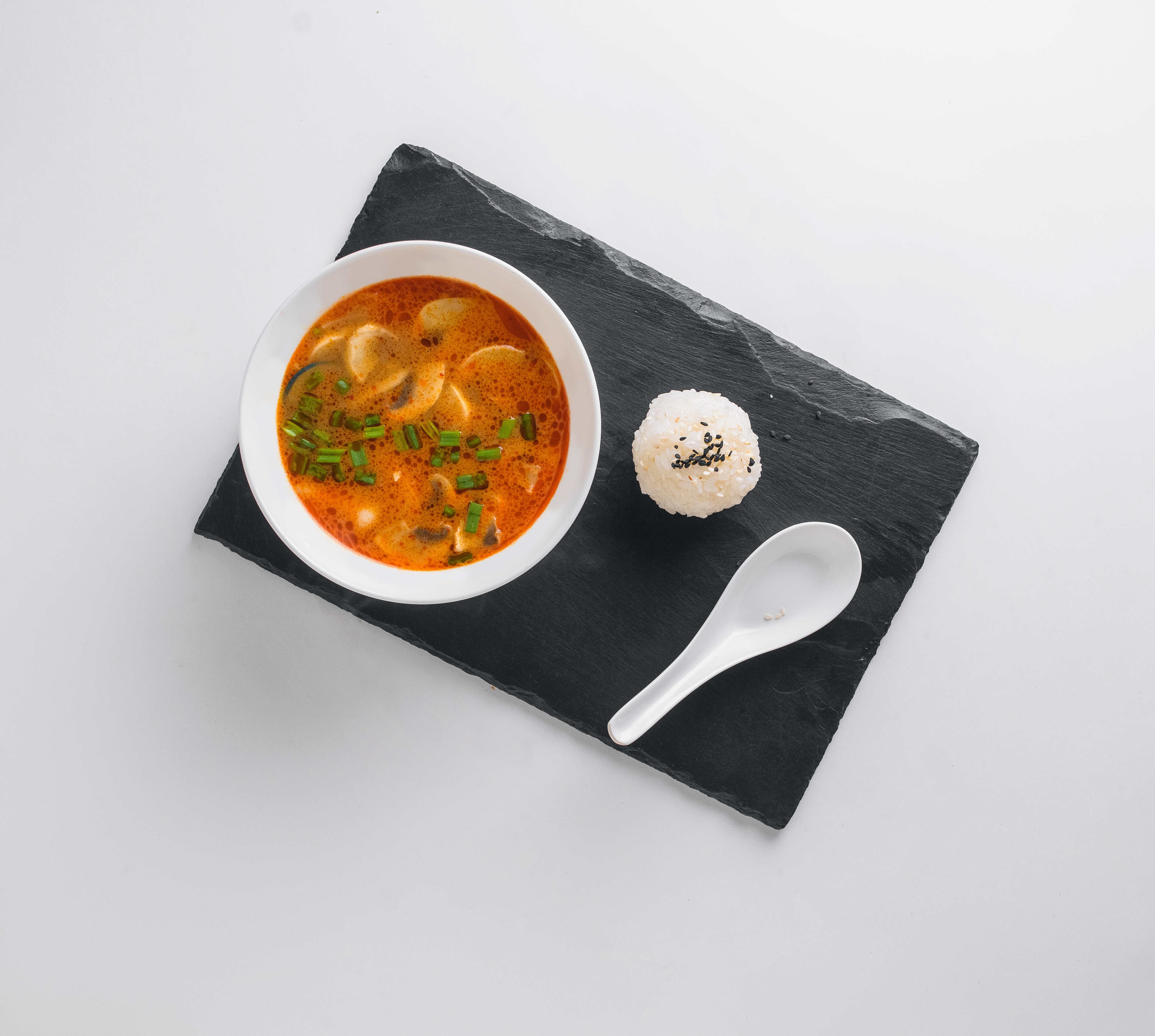 Том ям с морепродуктами (острый)