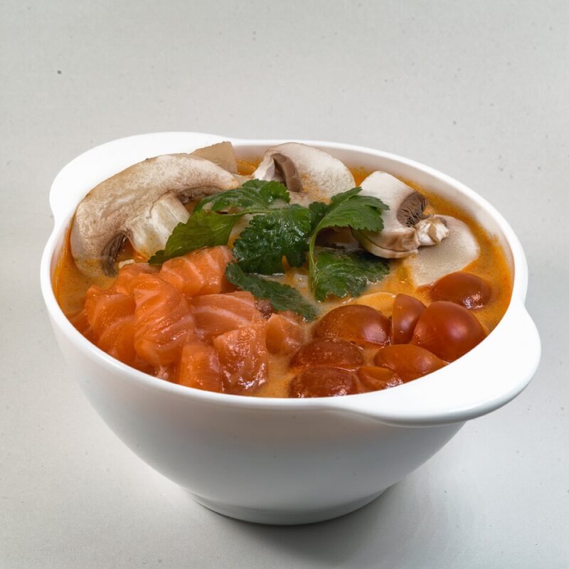 Том Ям с лососем лайм