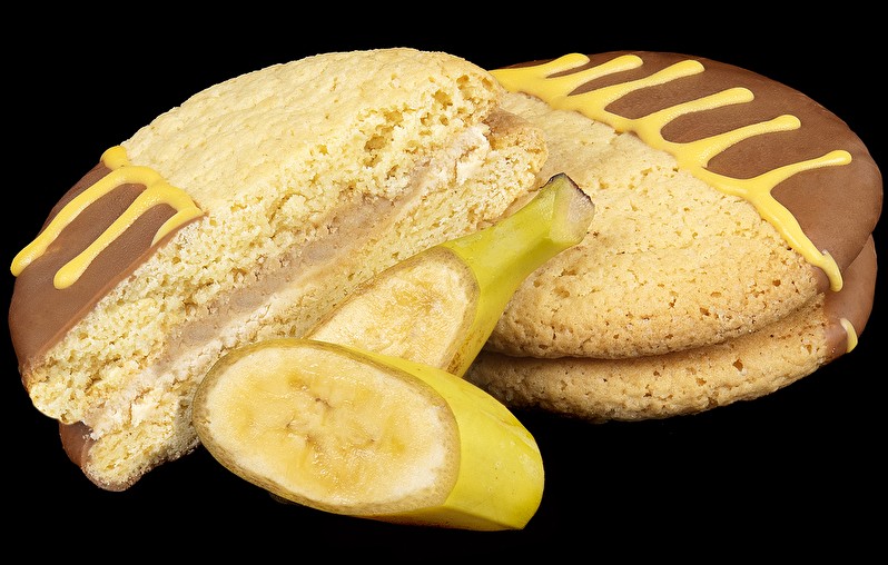 Вупи Пай банановый с солёной карамелью