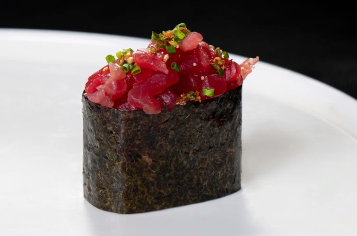 Суши спайси из Тунца Йеллоуфин