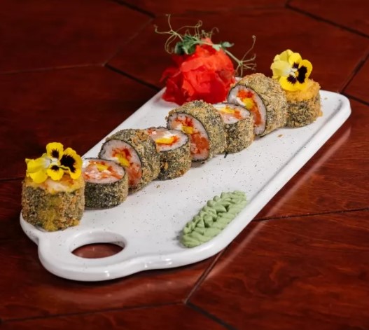 Горячий ролл с морепродуктами