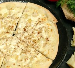Пицца с орехами