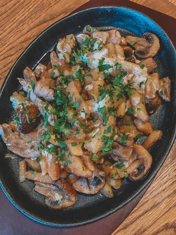 Сковородочка со свиной вырезкой