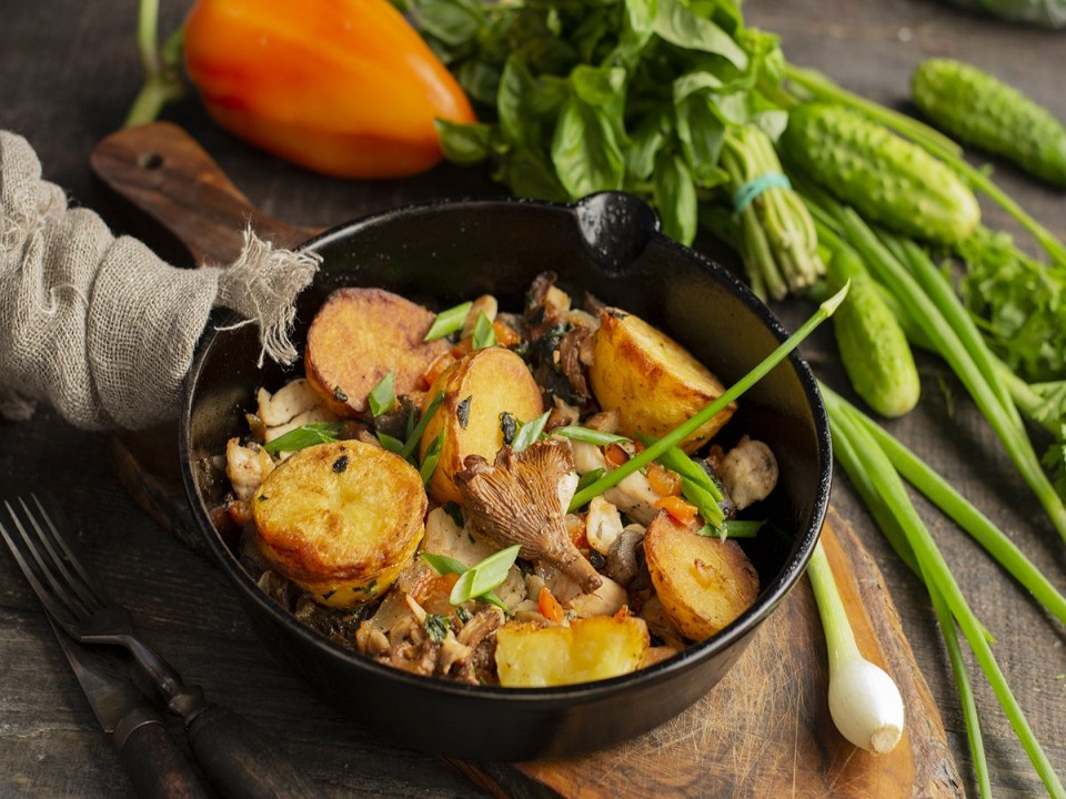 Жаркое с курицей и грибами 400г
