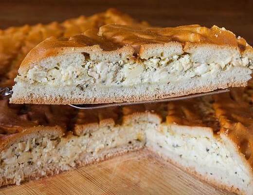 Пирог ржаной с курицей и сыром фета