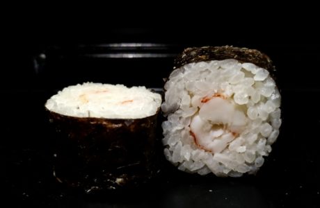 Ролл с креветкой