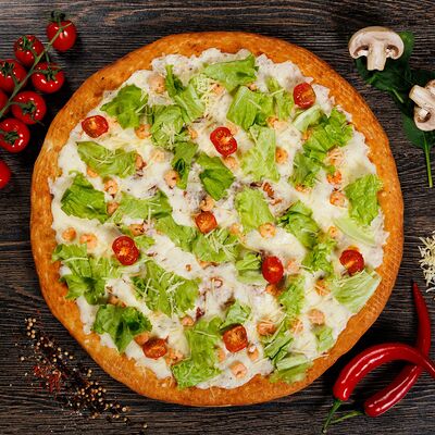 Пицца цезарь с курицей 