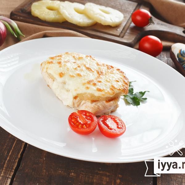 Стейк из курицы с ананасом