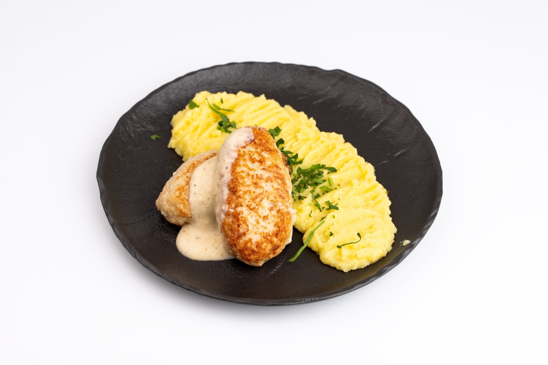 Бабушкины котлеты в сливочном соусе с картофельным  пюре