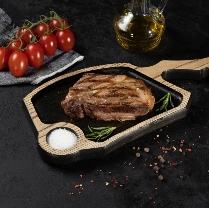 Стейк из cвинoй корейки