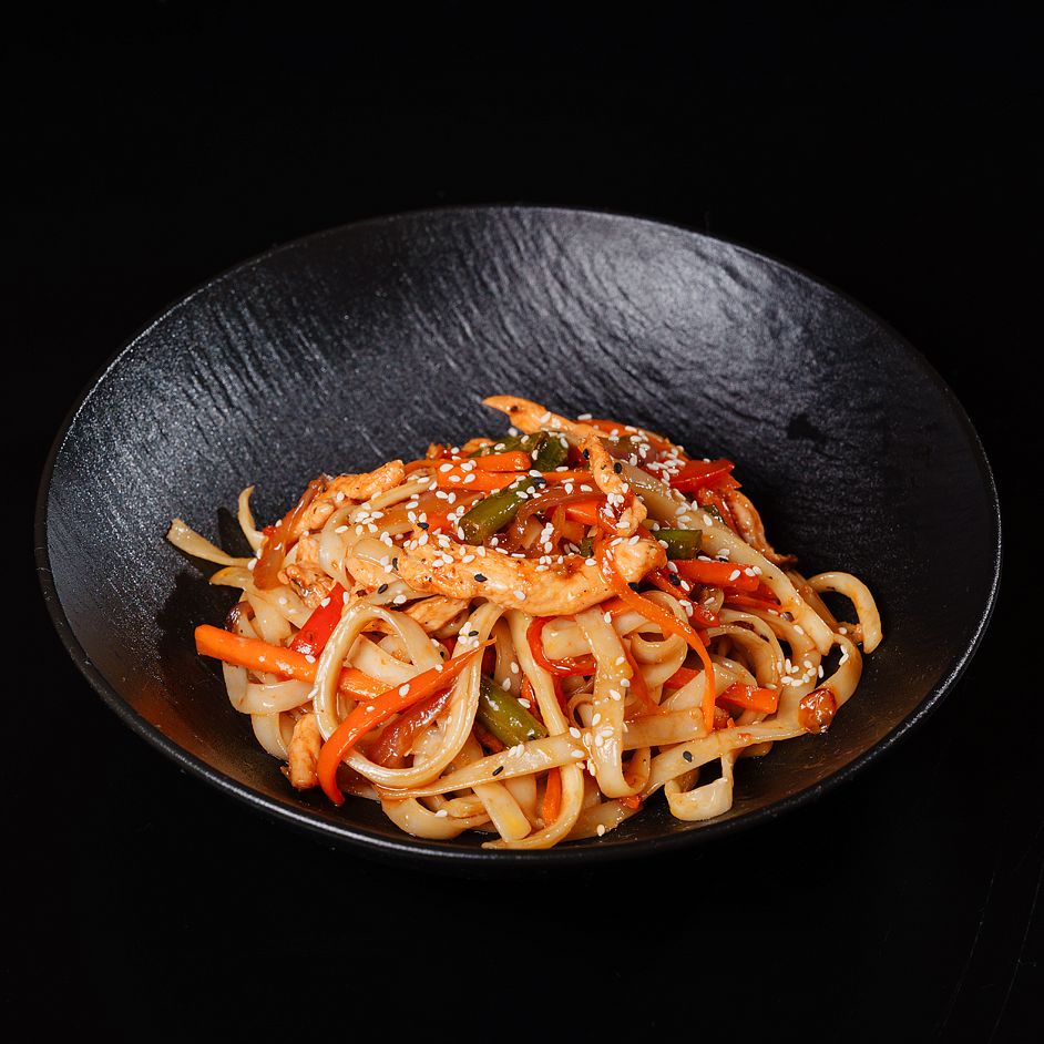 WOK-лапша с курицей