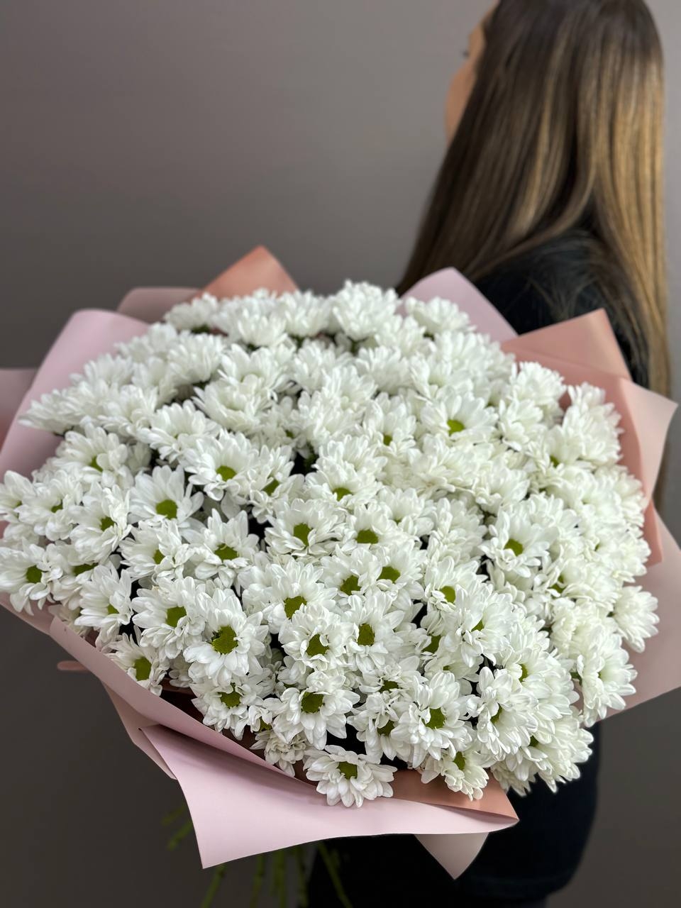 Букет из 25 кустовых хризантем