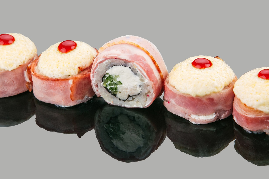 Ролл Бекон с копченой курицей (8шт)