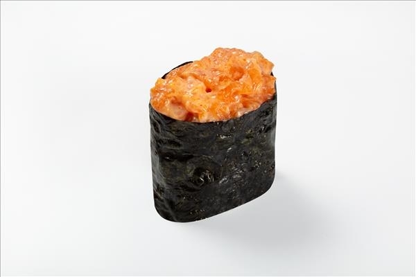 Гункан с лососем