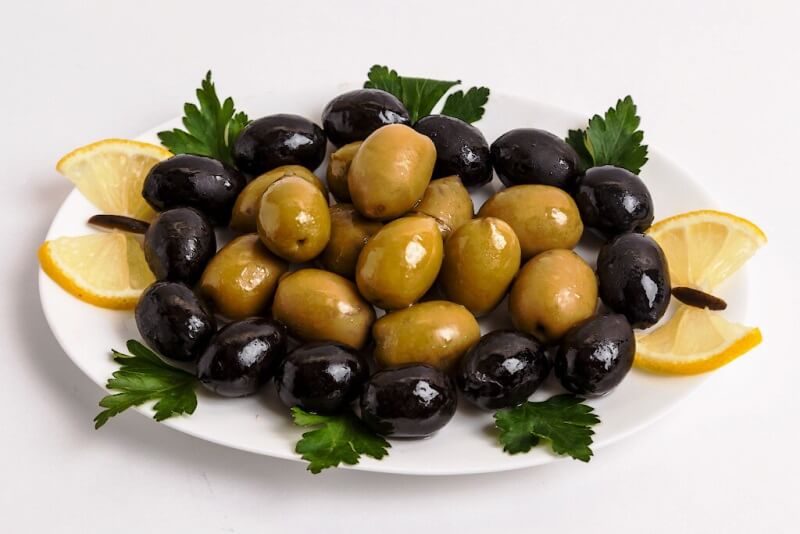 Маслины, оливки