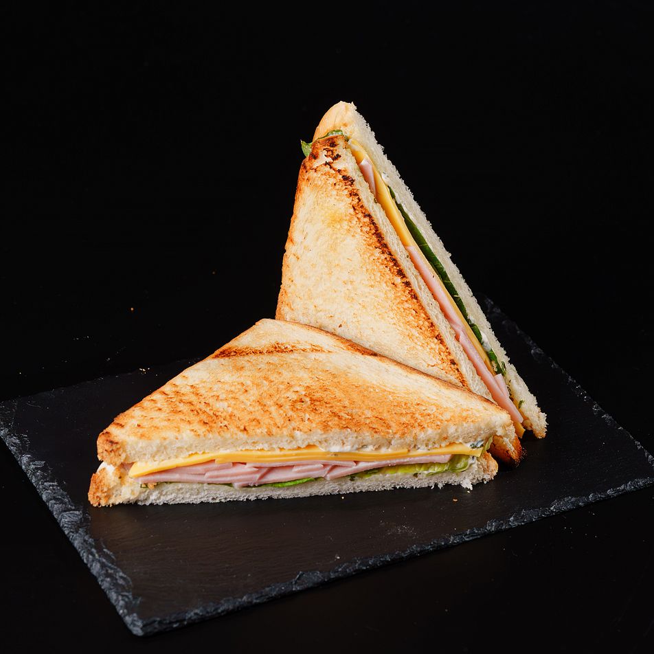 Сэндвич с ветчиной и сыром