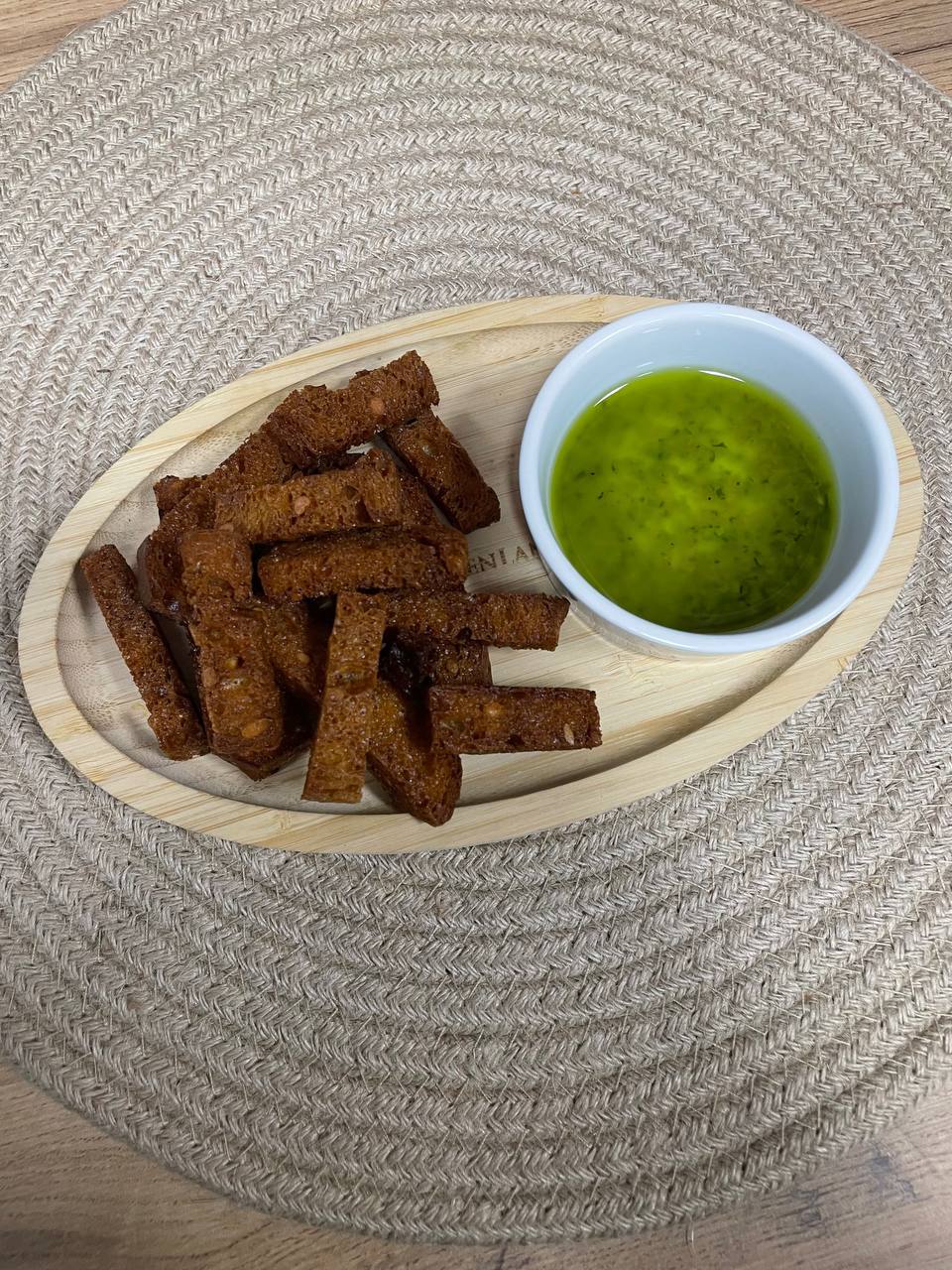 Гренки пшеничные чесночные