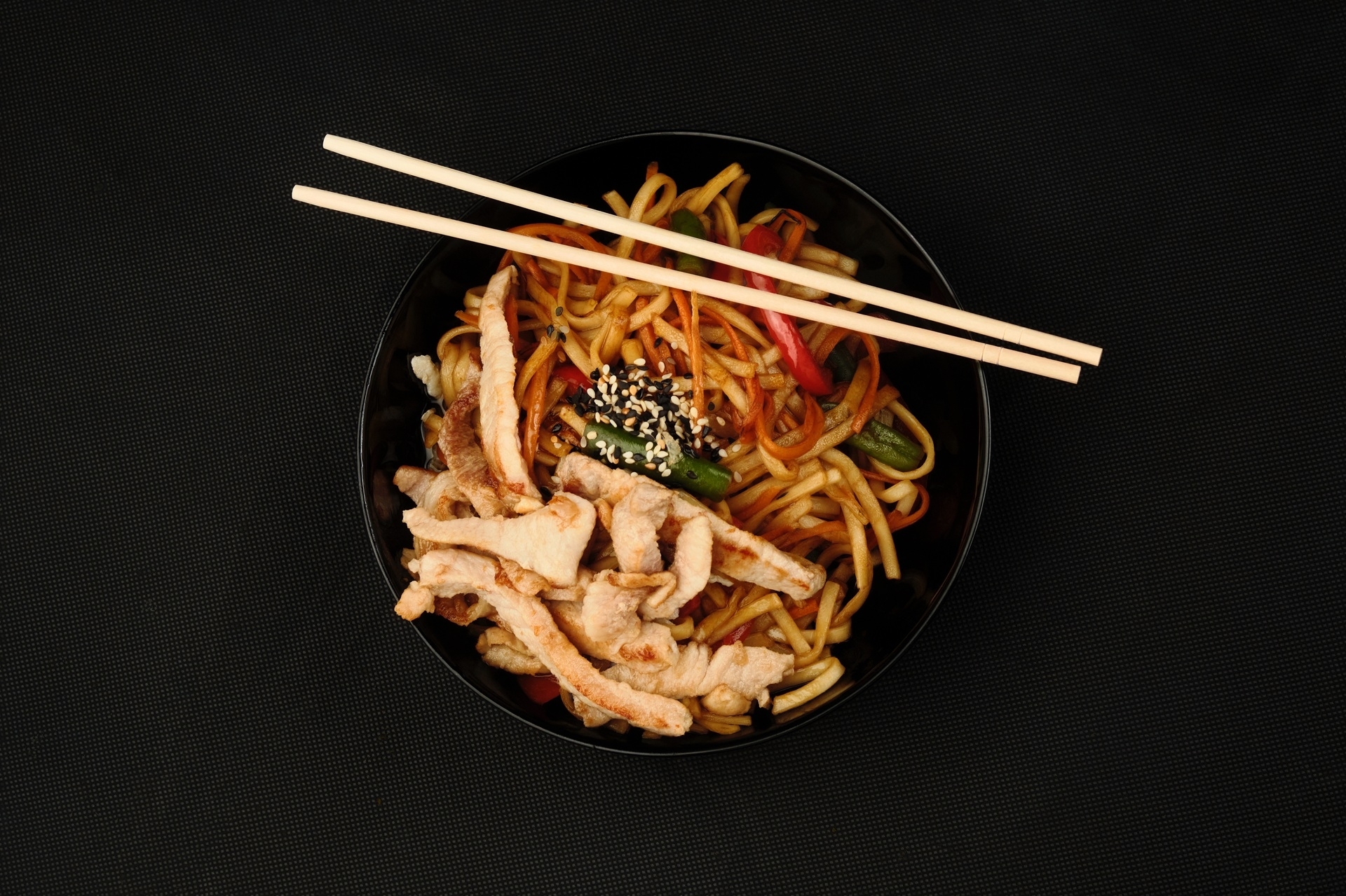 Лапша-WOK со свининой.