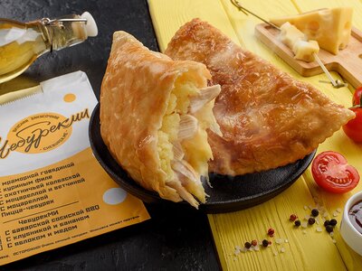 Чебурек с курицей и сыром
