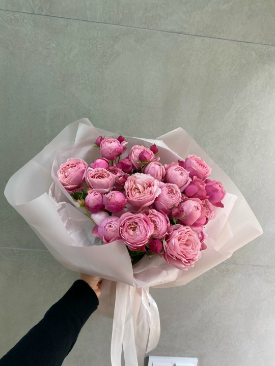 Букет нежности из кустовых розочек