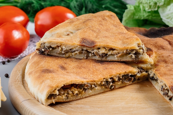 Осетинский с грибами и сыром