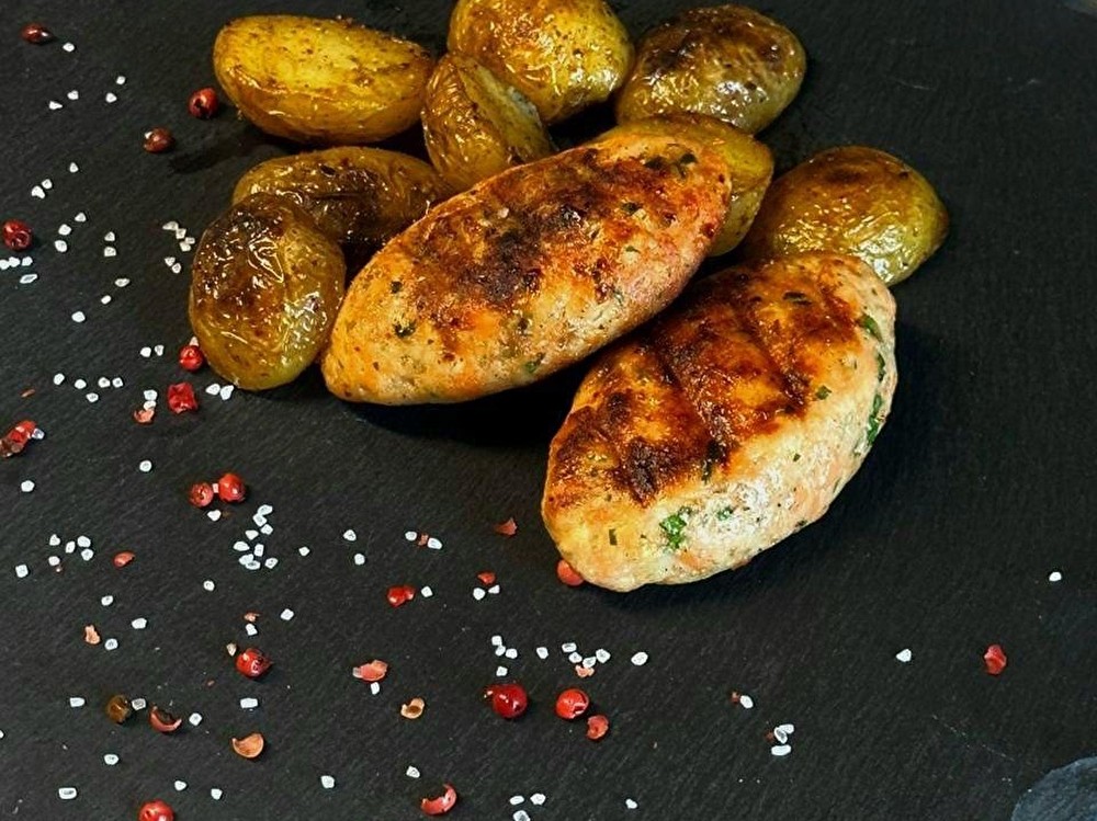 Котлеты из лосося с картофелем бэби