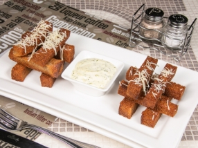 Гренки чесночные с сыром Пармезан