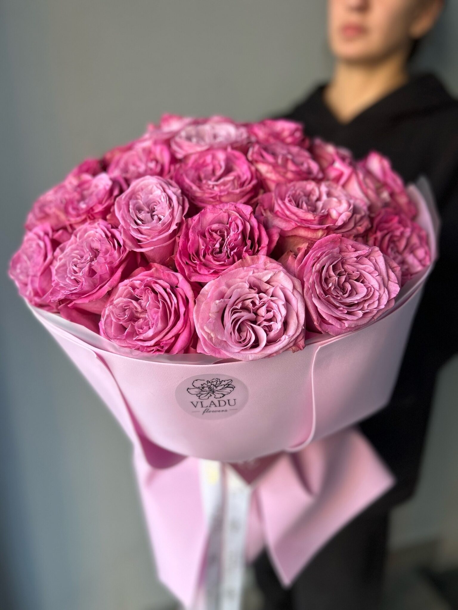 Монобукет из пионовидных роз 25 шт