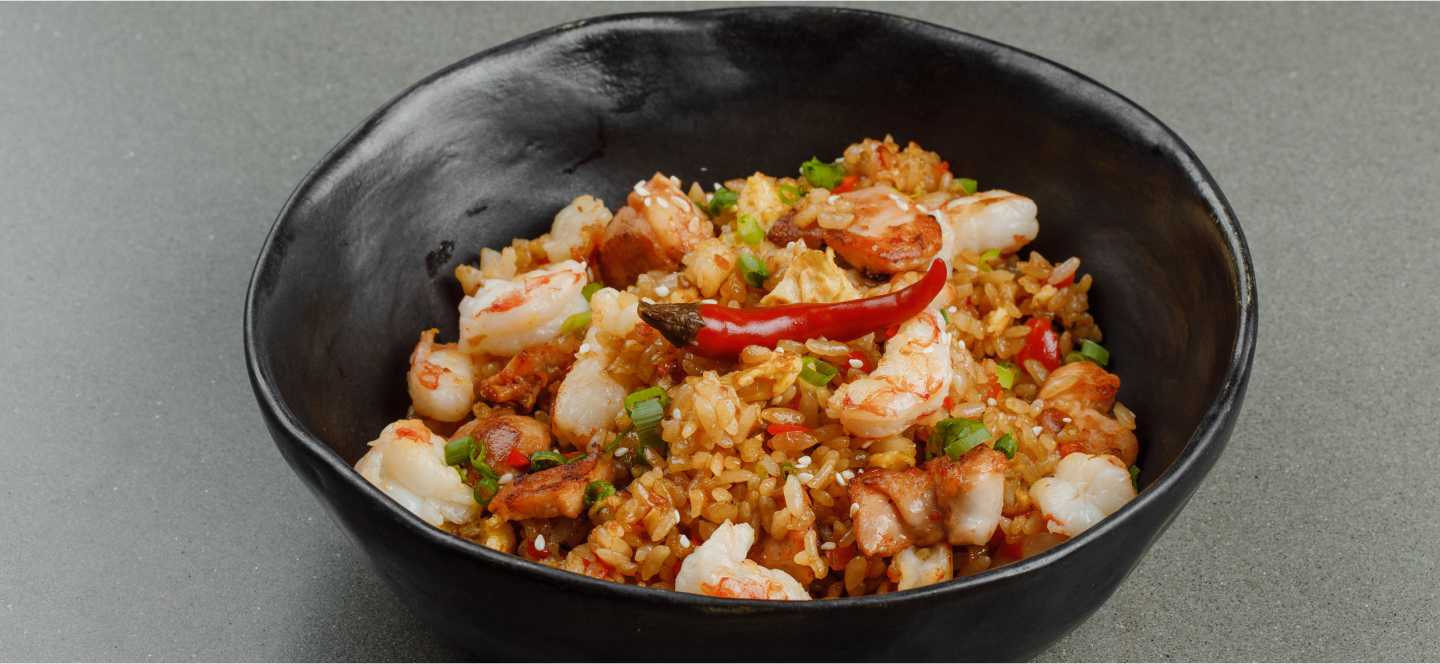 Острый рис с цыпленком и креветкой