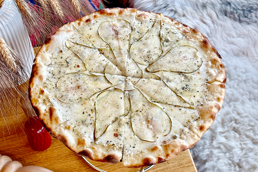 Горгонзола с грушей