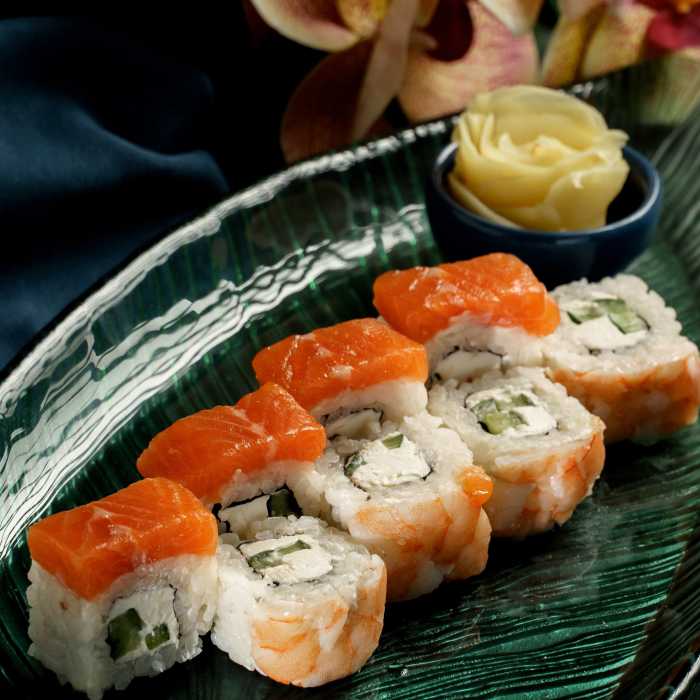 Филадельфия с лососем и креветкой